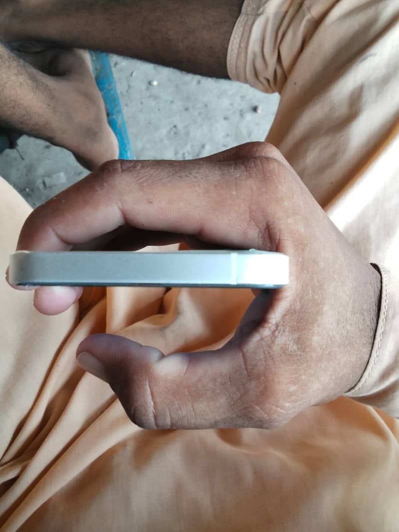 Apple iPhone 12 5