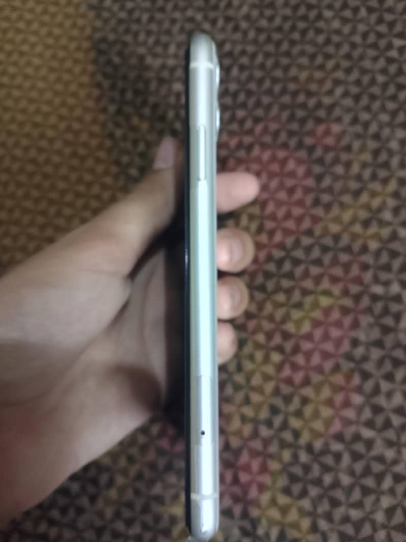 Apple iPhone 11 1