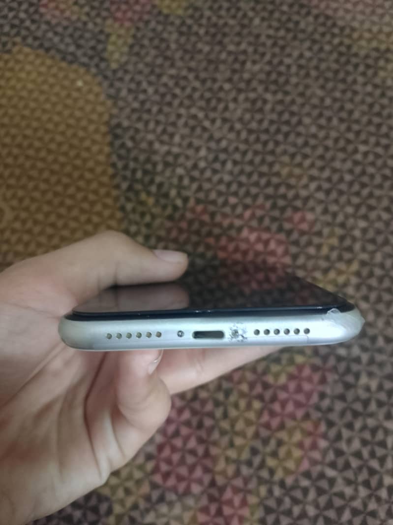 Apple iPhone 11 5