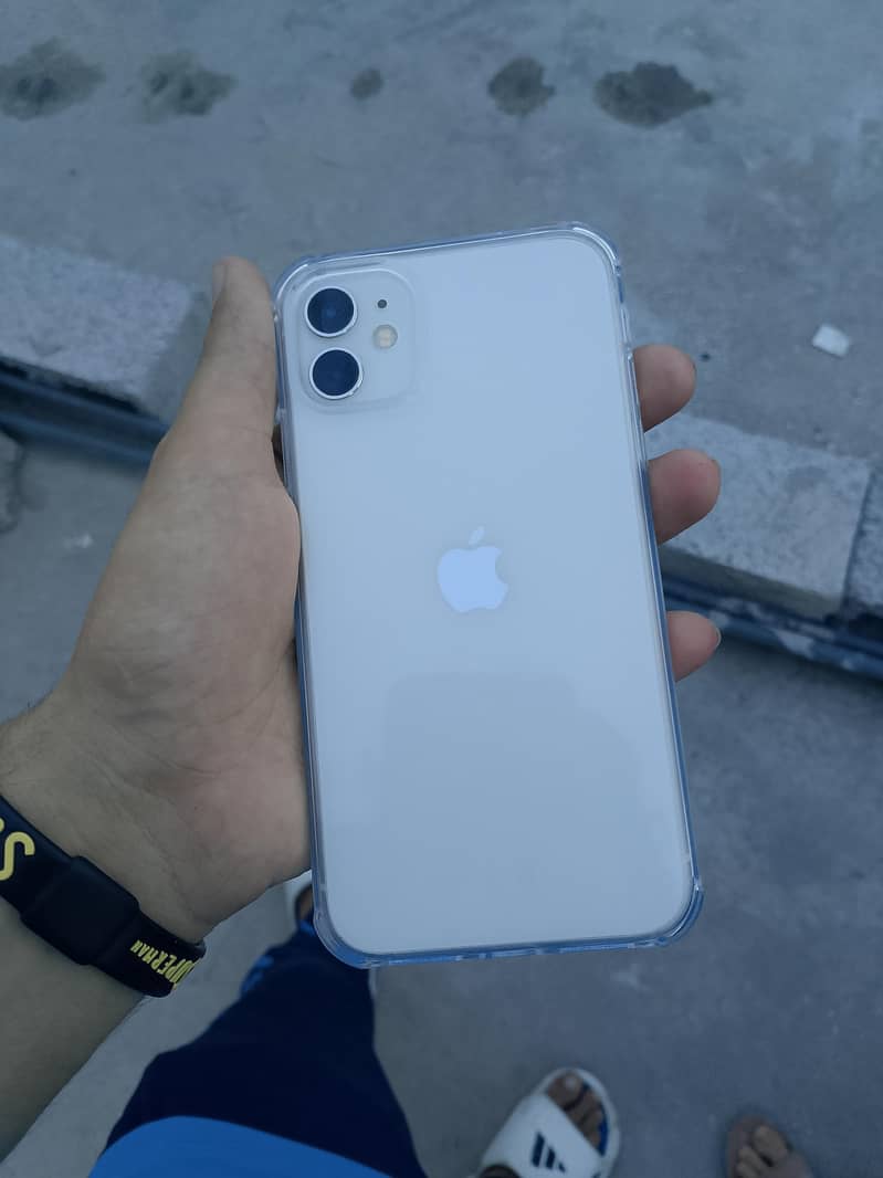 Apple iPhone 11 7
