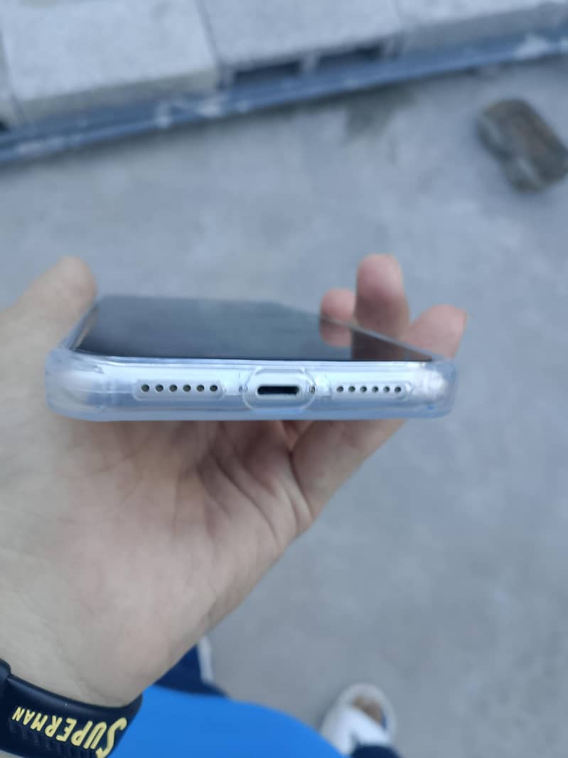 Apple iPhone 11 9