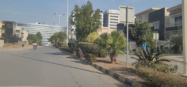 12 Marla, Main Boulevard Corner With Some Extra Land. Dem 2.65 Crore