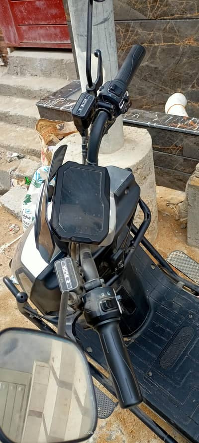 Crown Flash Electric Bike