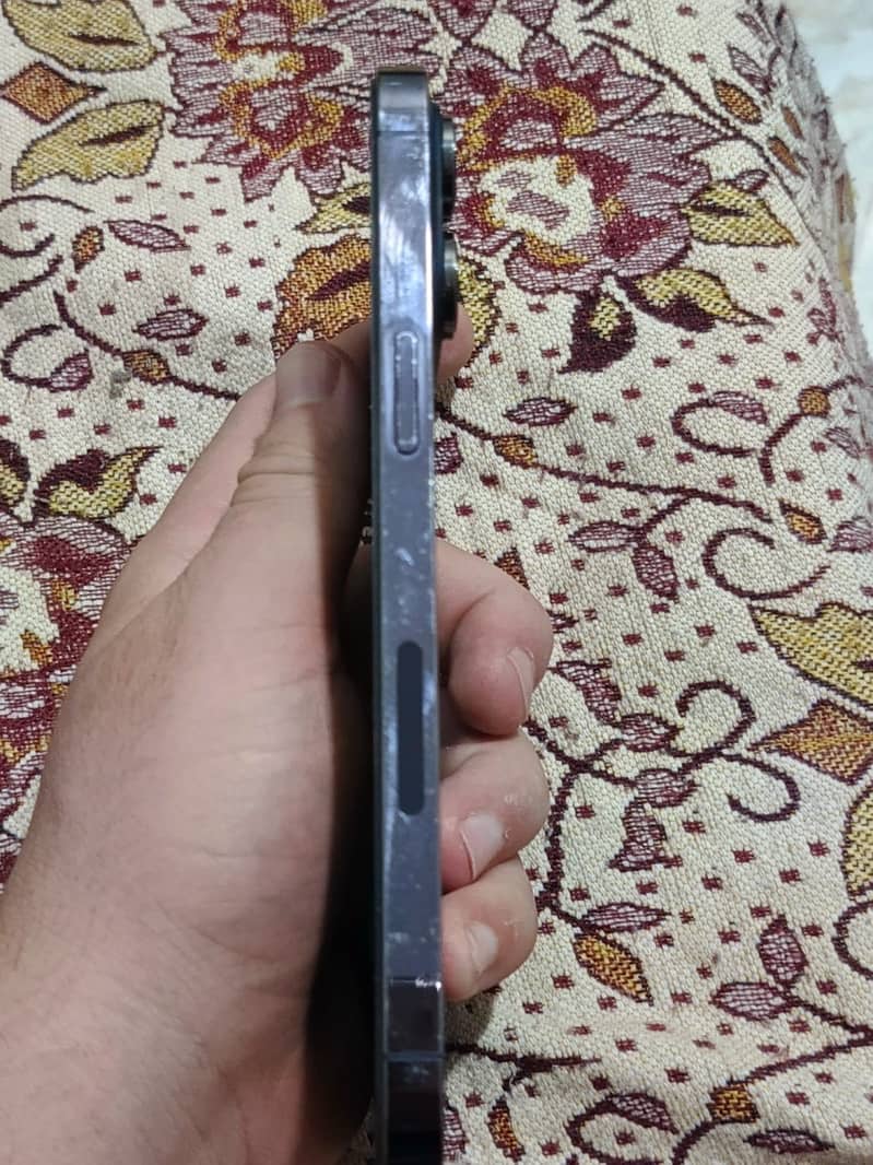 Apple iPhone 14 Pro Max 4