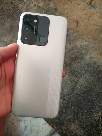 Tecno Spark 8C