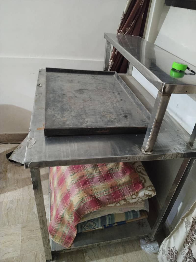 Hot plate+Working Table 6