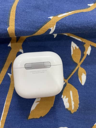 AirPods 4 condition 10 on 9