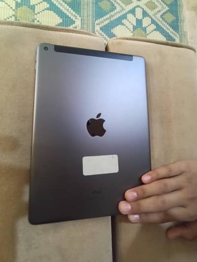 Apple iPad 8 Generation for exchange with iPhone WI_FI cellular edi