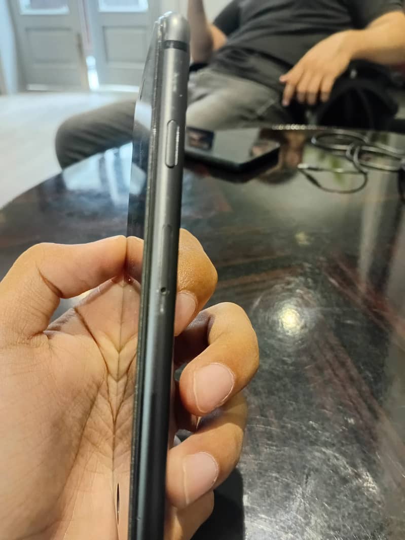 Apple iPhone 8 4