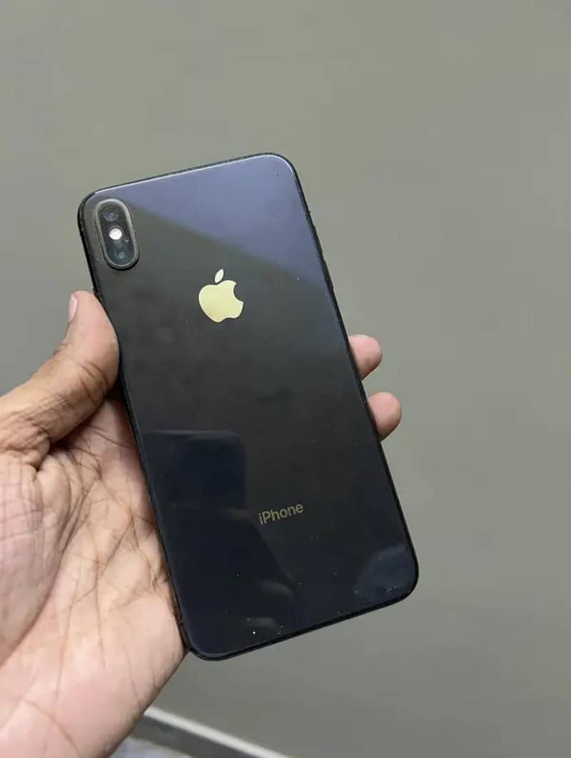 Apple iPhone XS Max 3