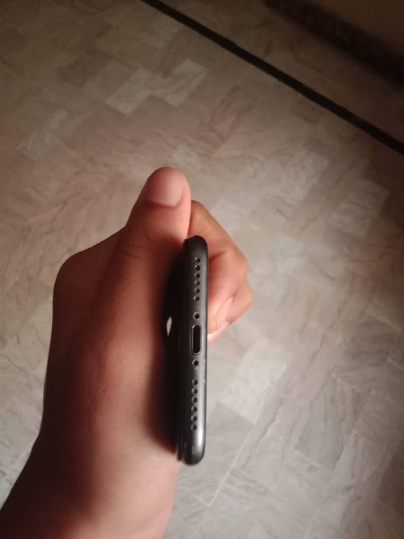 Apple iPhone 8 6
