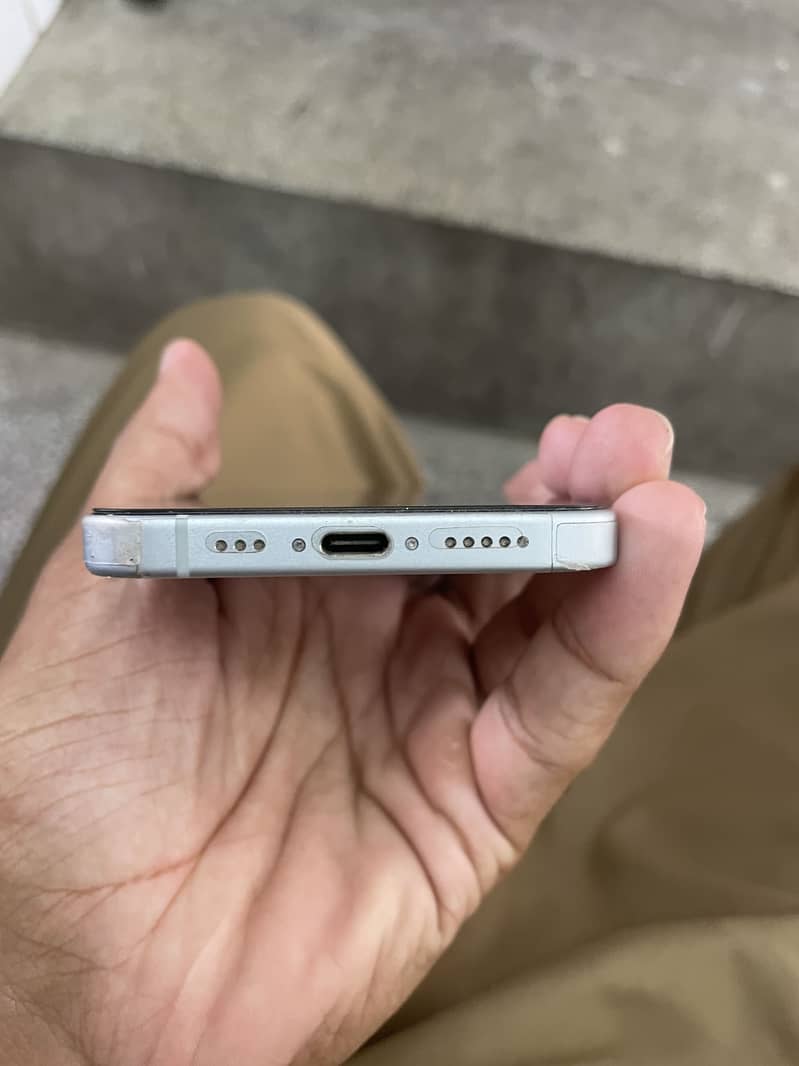 Apple iPhone 15 2