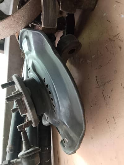 Toyota Vitz front Hub left