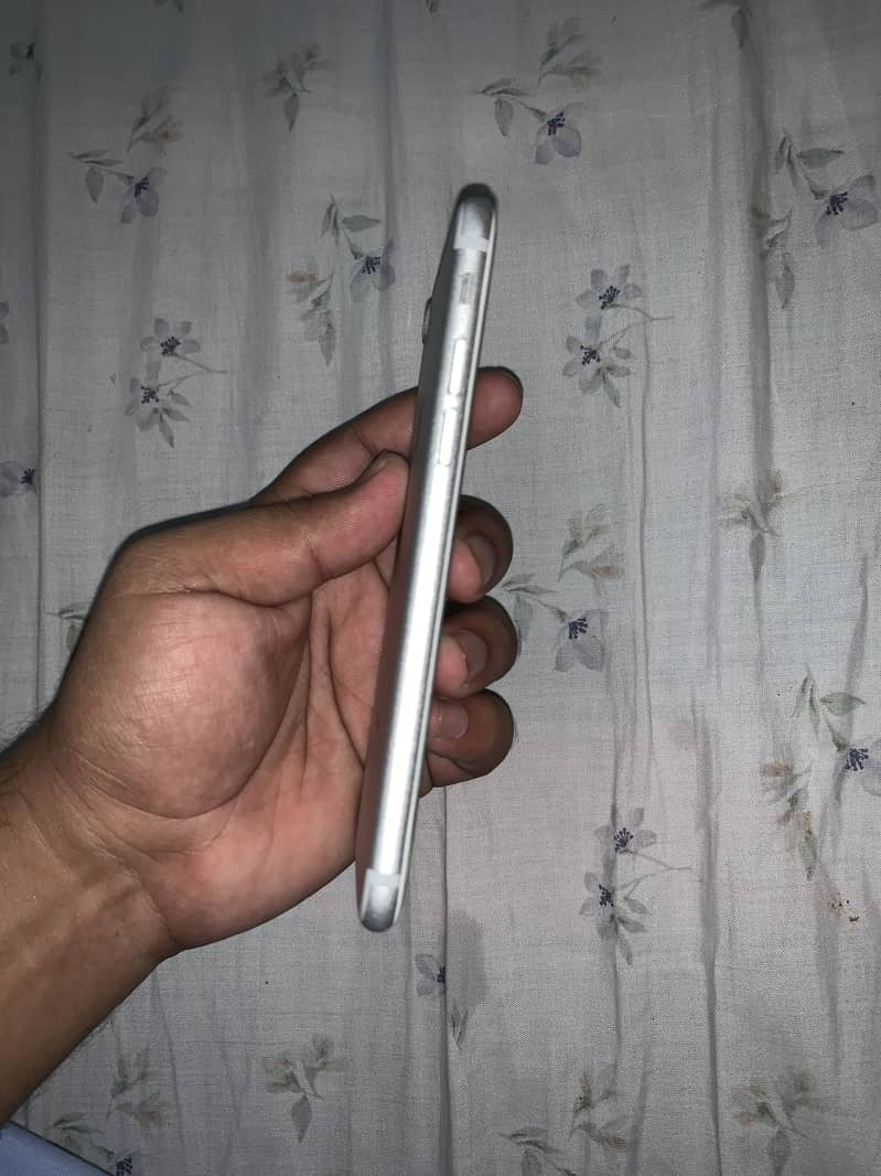 Apple iPhone 7 PTA 6
