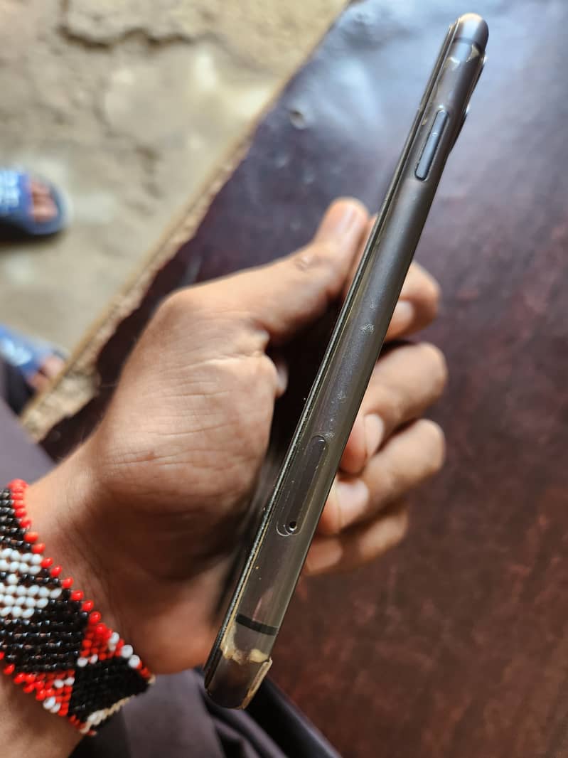 Apple iPhone 11 3