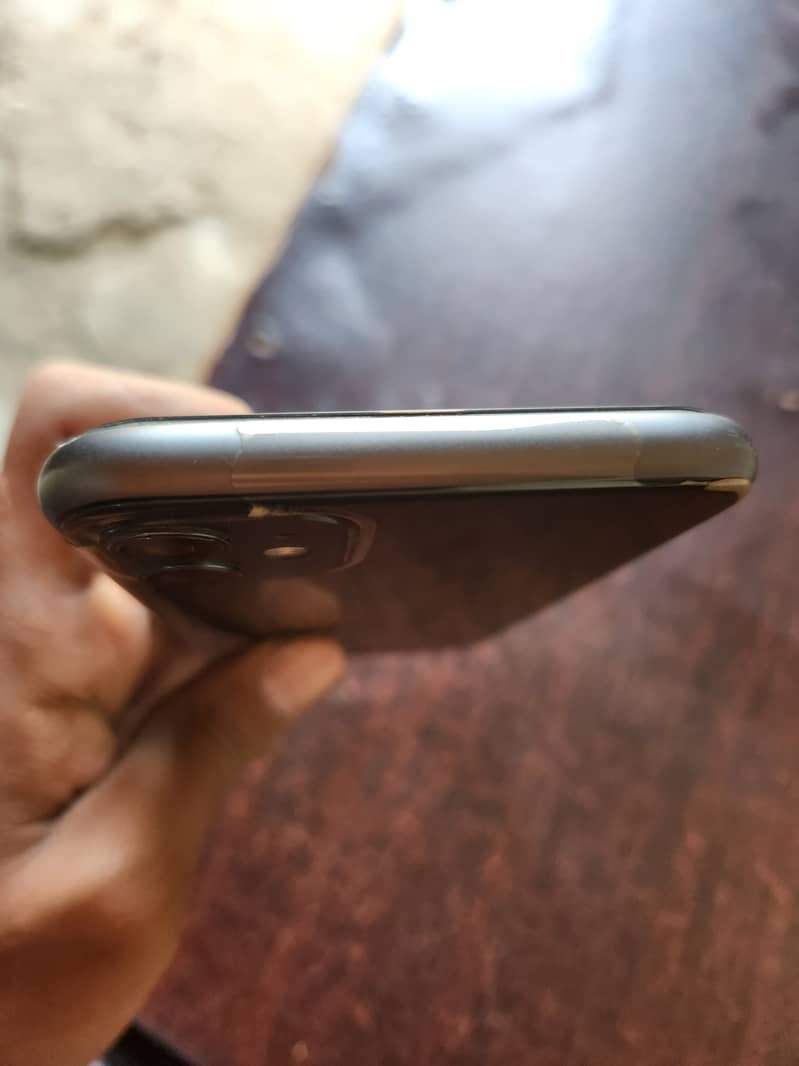 Apple iPhone 11 5