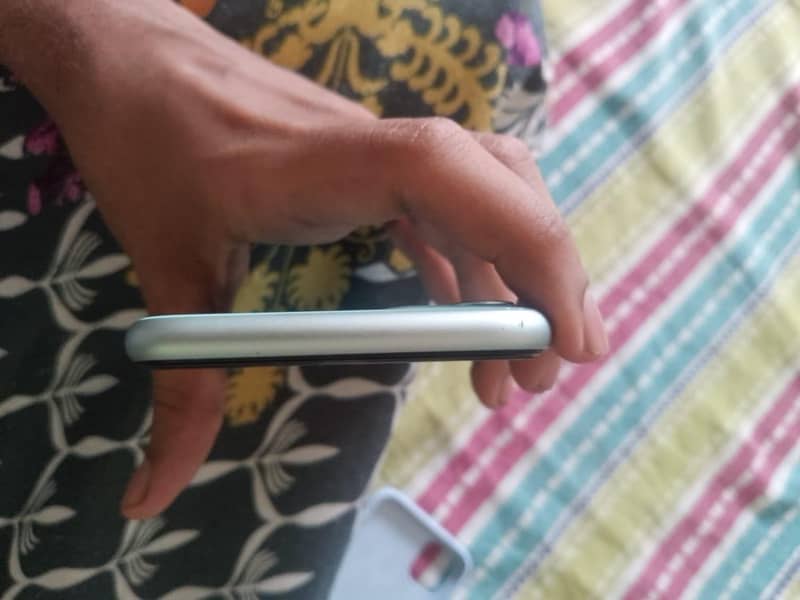 Apple iPhone 11 5
