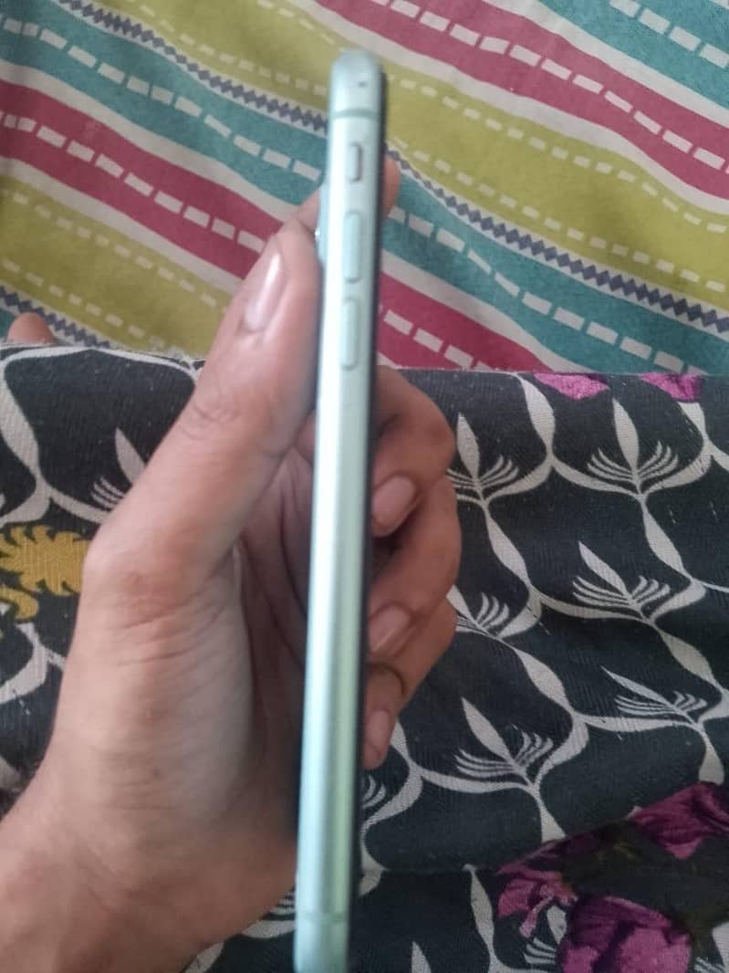 Apple iPhone 11 6