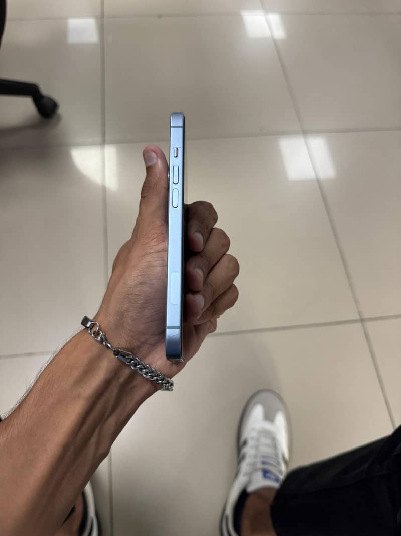Apple iPhone 14 3