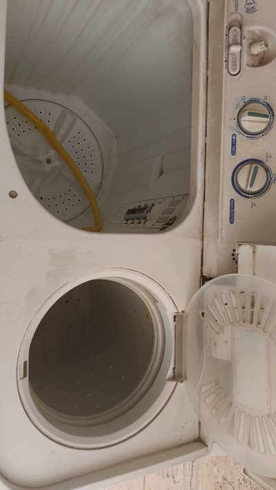 Haier washing machine with dryer