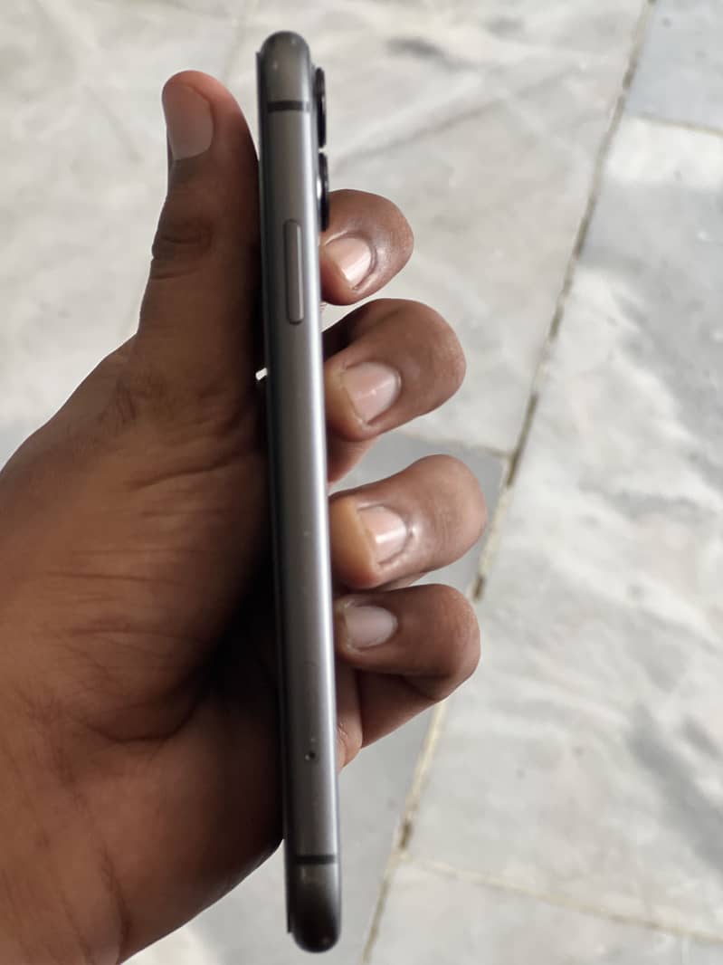 Apple iPhone 11 2