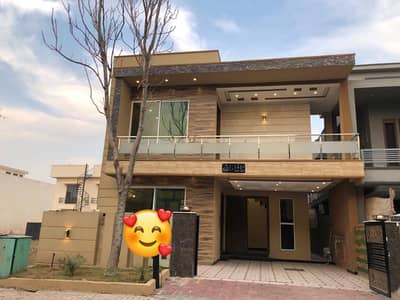 Brand New 10 Marla 5 bedroom for rent black B phase 8 Bahria town Rawalpindi
