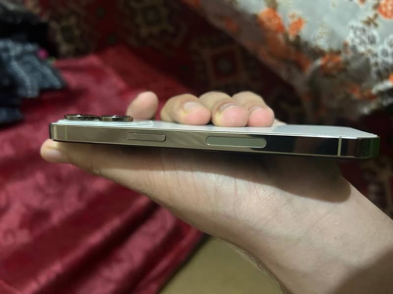 Apple iPhone 14 Pro 1