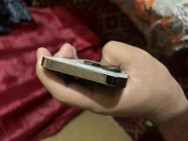 Apple iPhone 14 Pro 3