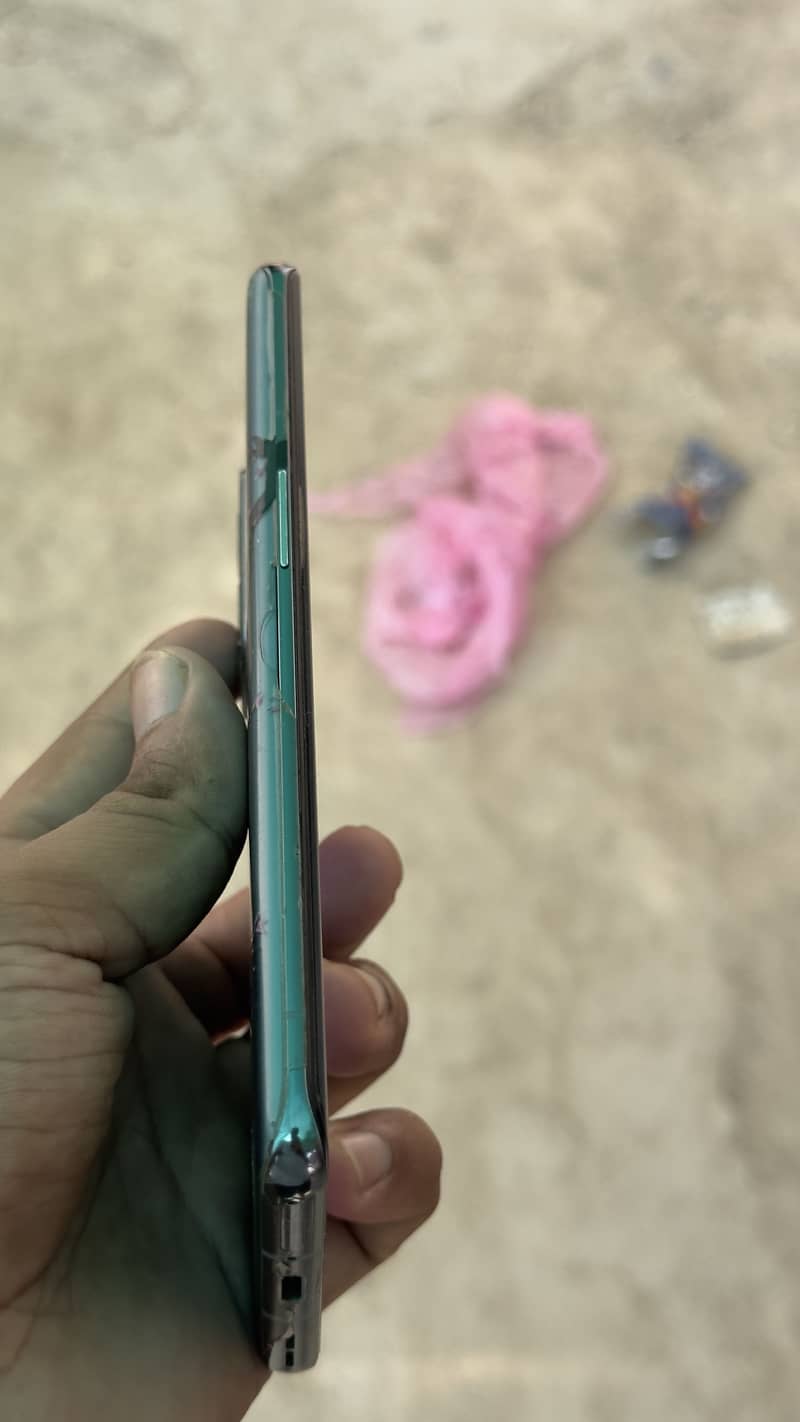One Plus 9 Pro 6