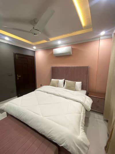 1BED Luxrury Apartment on Daily Basis in Bahria town Lahore