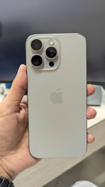Apple iPhone 15 Pro Max  10/10