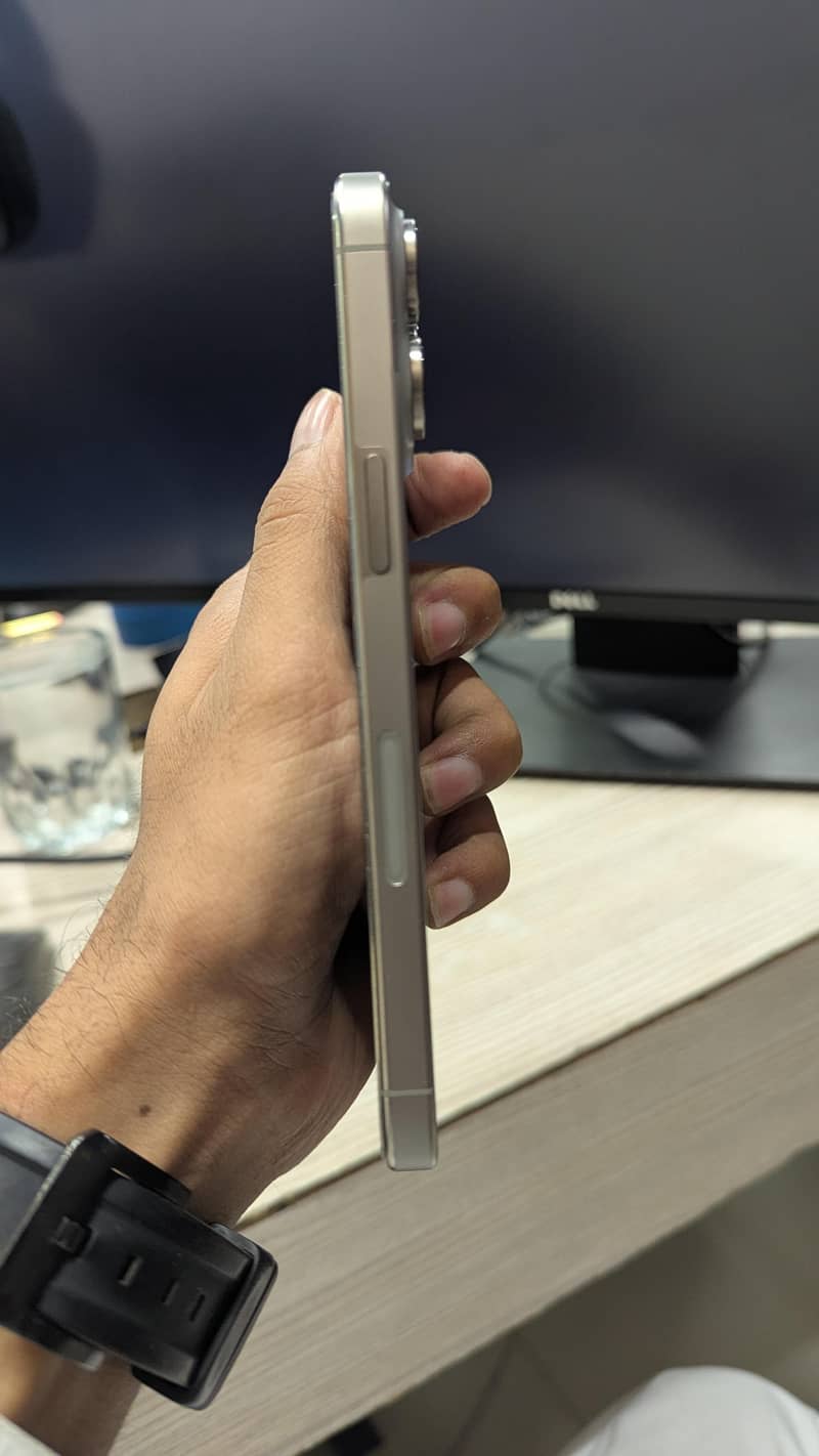 Apple iPhone 15 Pro Max 3