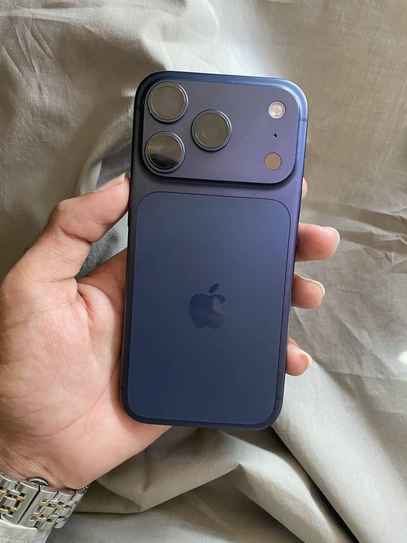 Apple iPhone 17 Pro 0