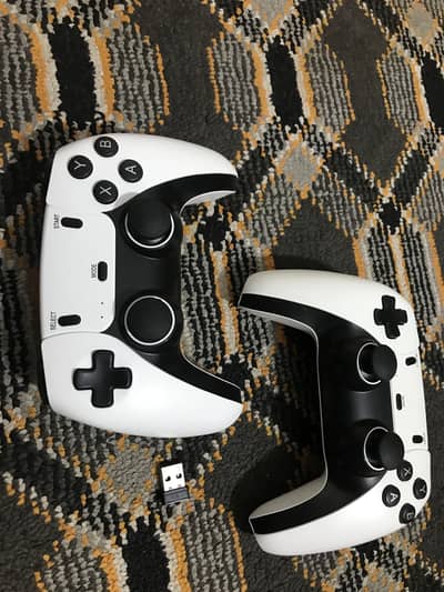 2 Controllers for laptop and smart tv