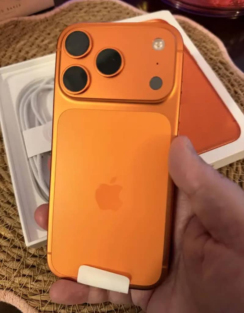 Apple iPhone 17 Pro Max 0