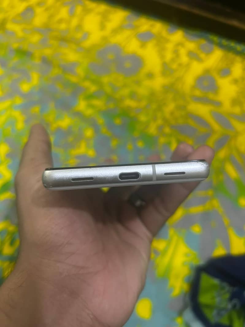 Google Pixel 7a 5