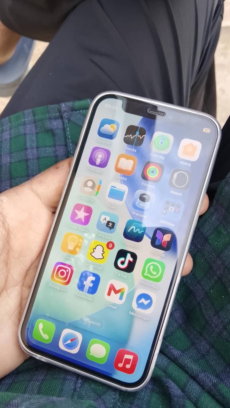 Apple iPhone 12 mini 1