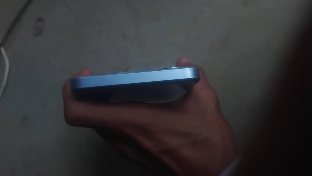 Realme Note 60 4