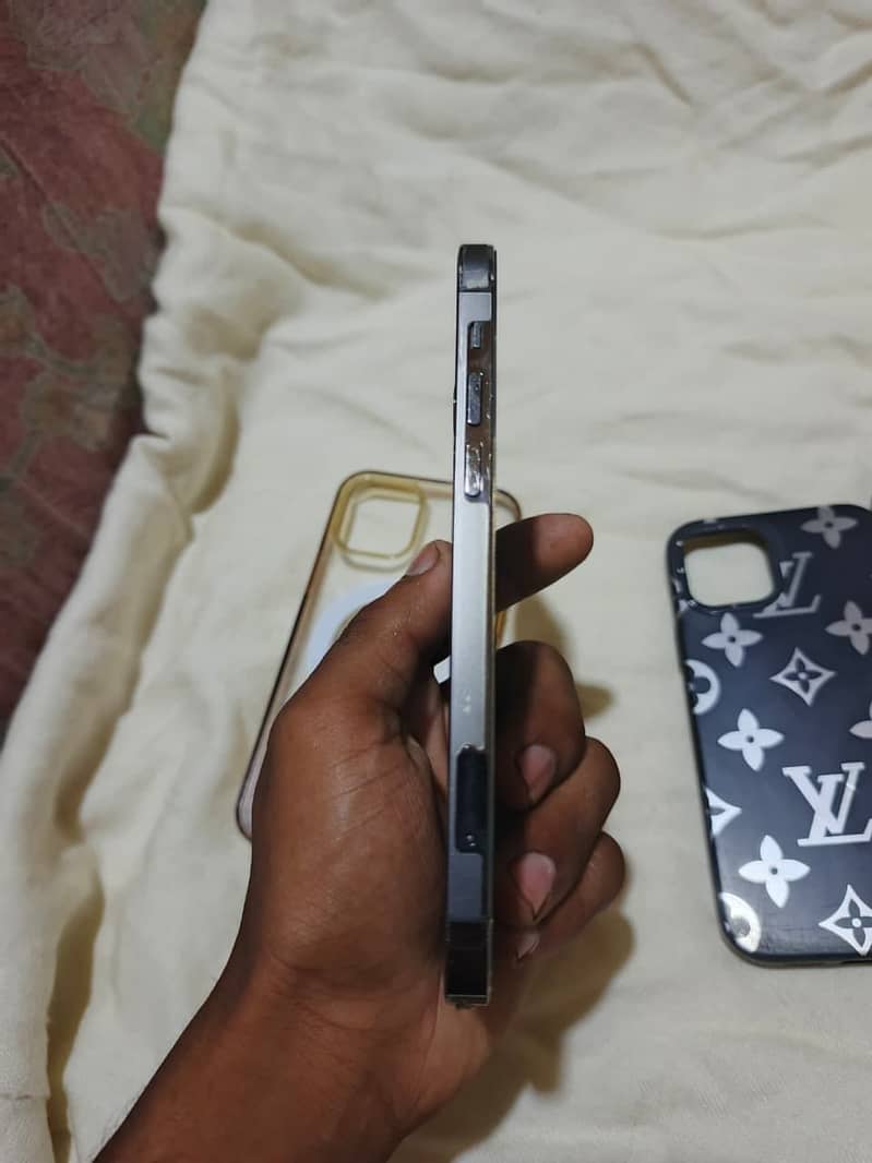 Apple iPhone 12 Pro 8
