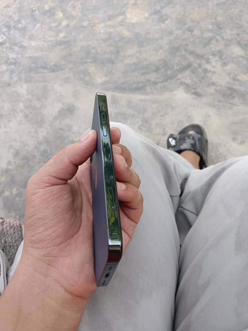 Apple iPhone 12 Pro 1