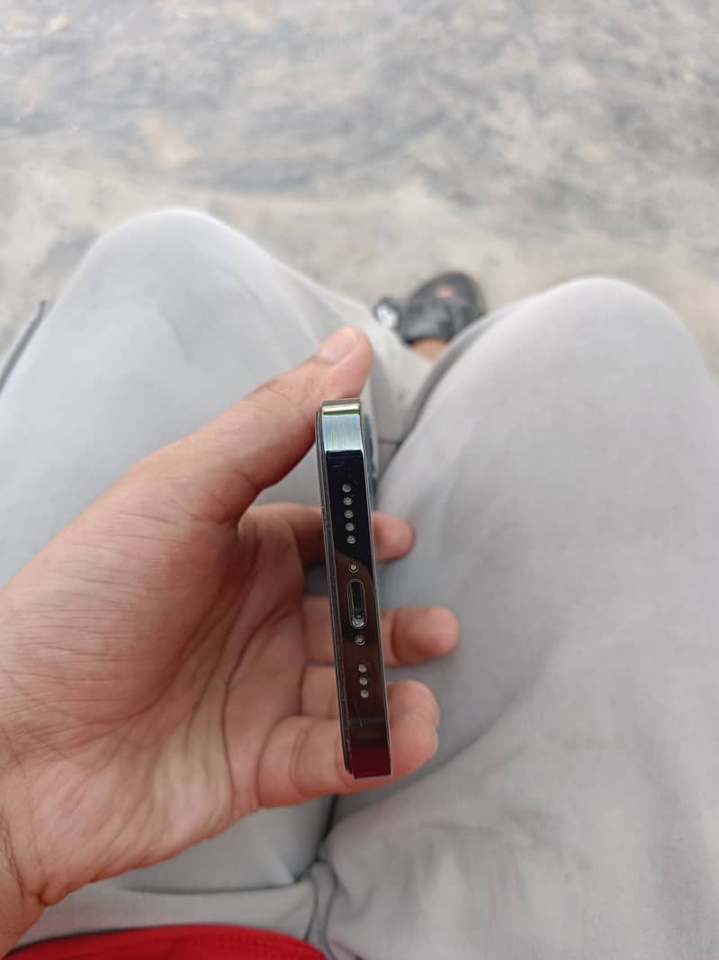 Apple iPhone 12 Pro 3