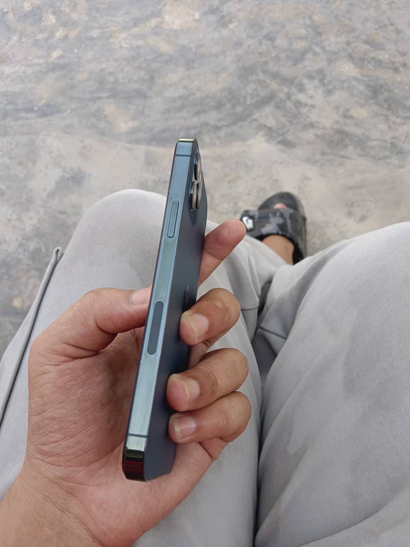 Apple iPhone 12 Pro 4
