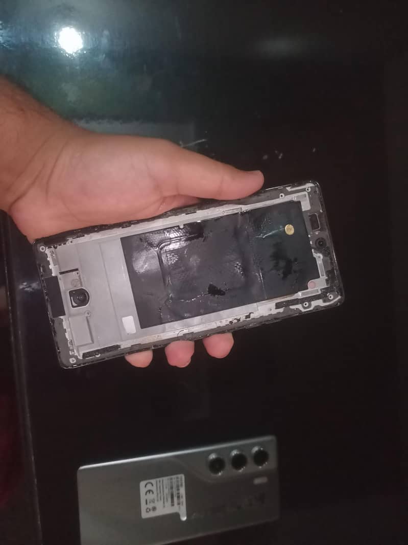 Tecno CAMON 40 Pro 0