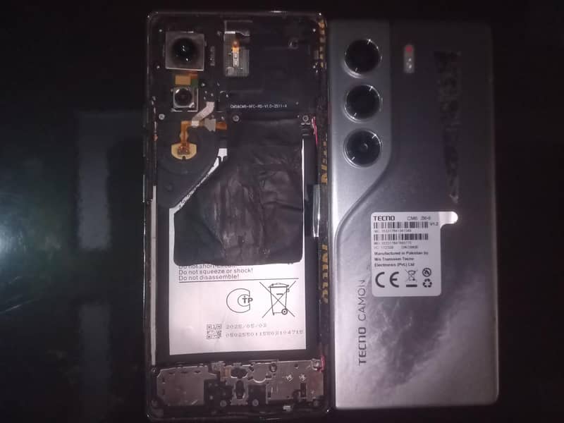 Tecno CAMON 40 Pro 1
