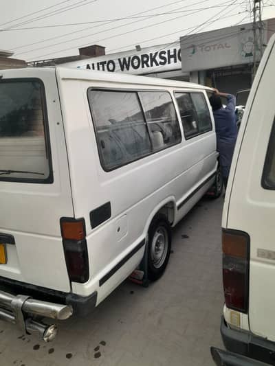 Toyota Hiace Modle 1985