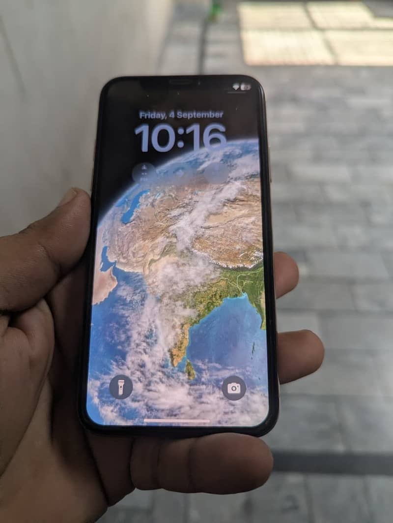 Apple iPhone XS 6