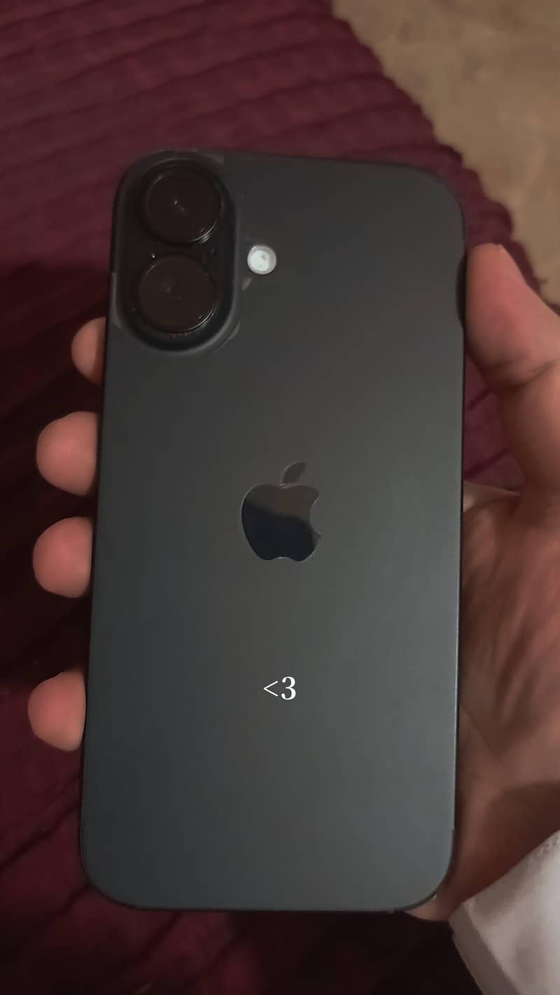 Apple iPhone 16 1