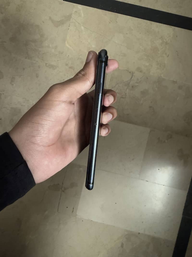 Apple iPhone 7 1