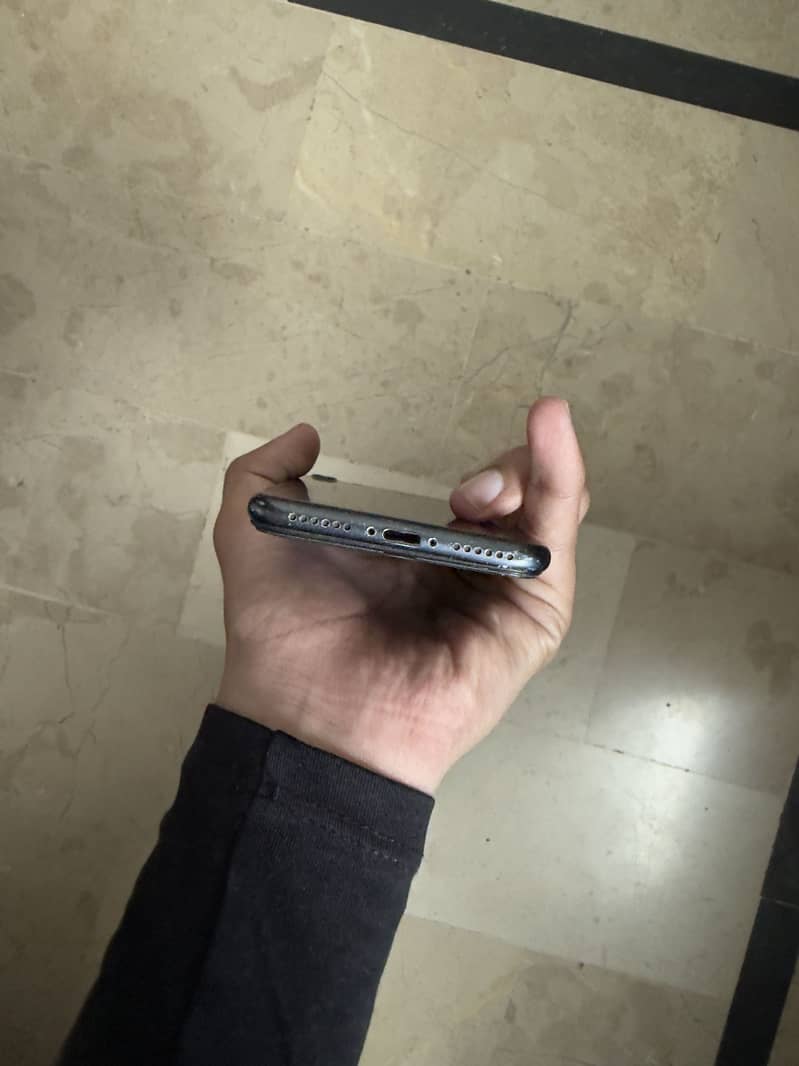 Apple iPhone 7 2