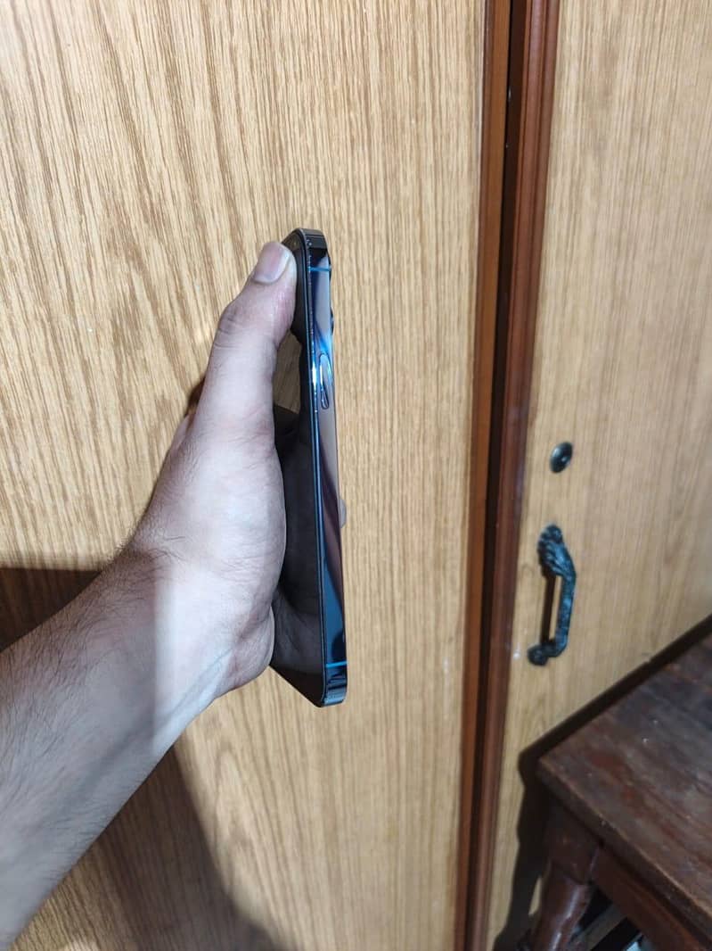 iPhone 13 Pro Max 4